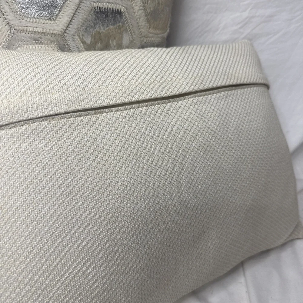 Canvello luxury ivory